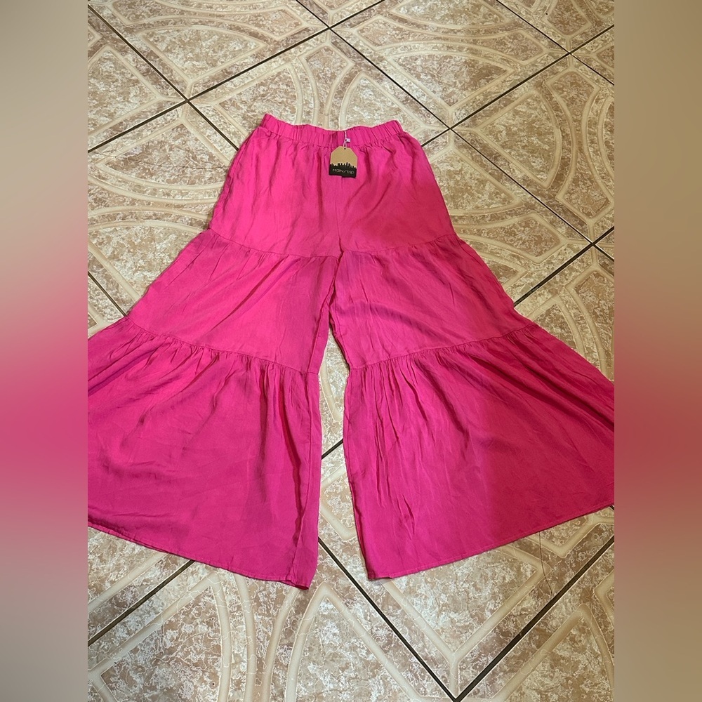 Main Strip Fuchsia Tiered Wide Leg Pants - Picture 2 of 11